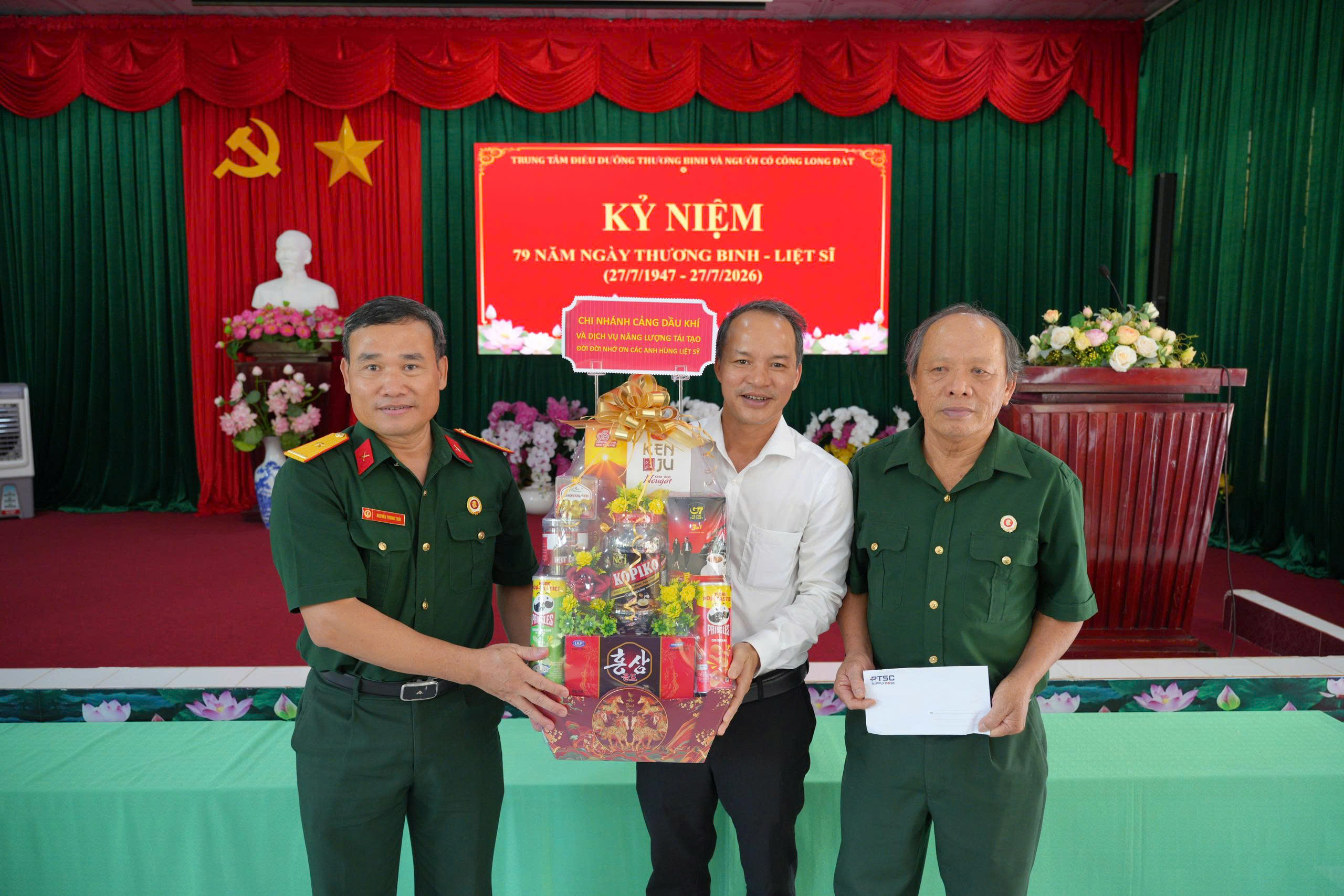 PTSC Supply Base tổ chức chuỗi hoạt động kỷ niệm 79 năm Ngày Thương binh - Liệt sĩ, tri ân các anh hùng liệt sĩ và người có công với cách mạng.